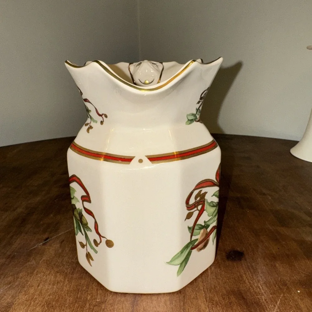 Tiffany & Co Holiday Garland Pitcher (MINT)